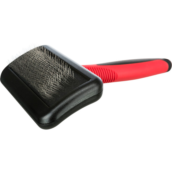 Soft brush, plastic/metal bristles, 12 × 16 cm